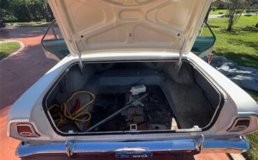 Chevrolet-Nova-1964-Pearl-White-Vintage-Green-27