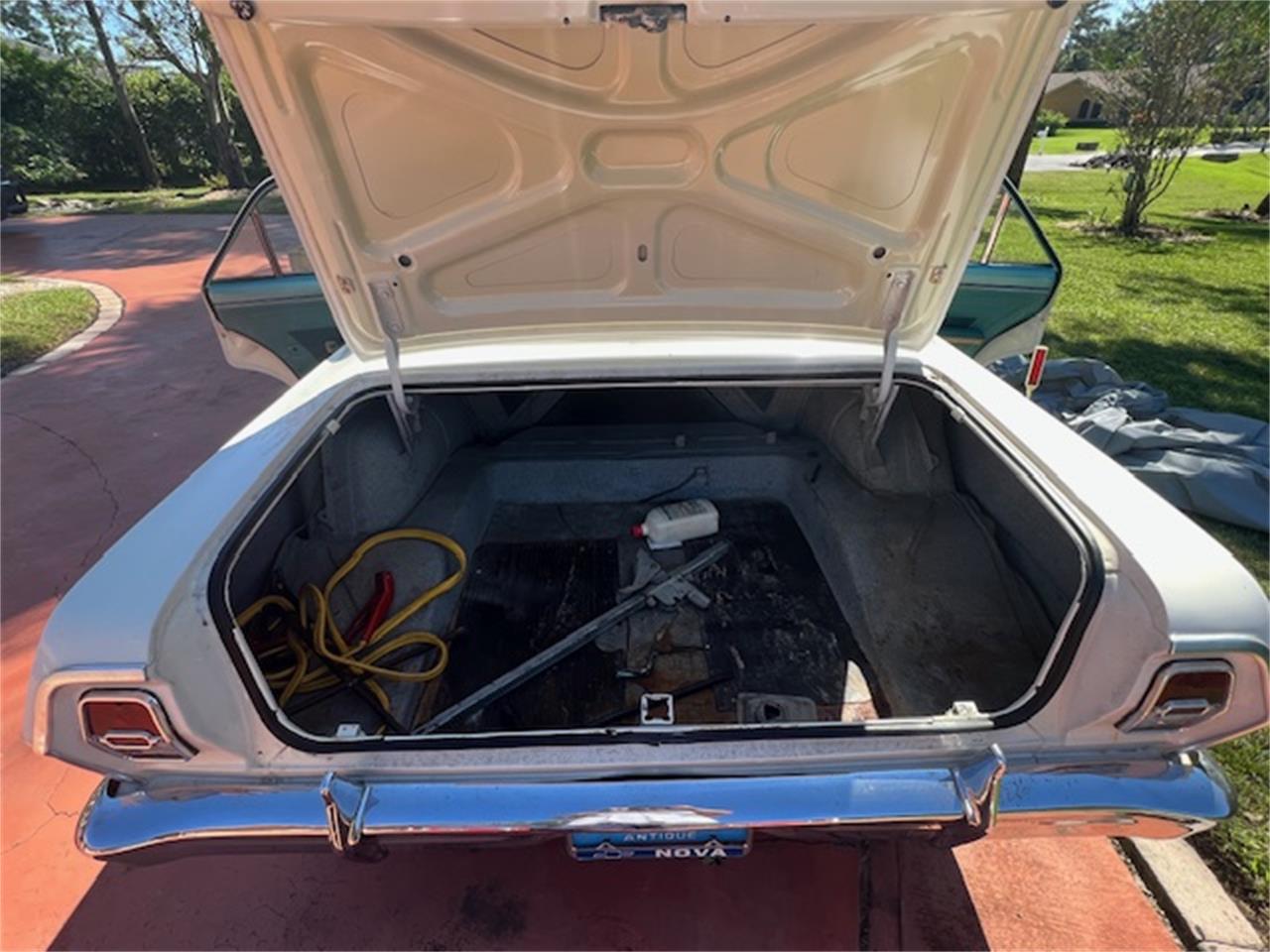 Chevrolet-Nova-1964-Pearl-White-Vintage-Green-27