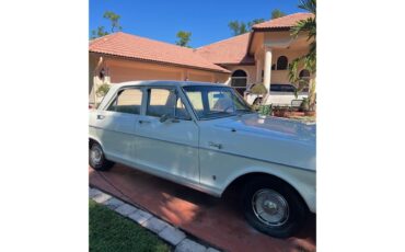 Chevrolet-Nova-1964-Pearl-White-Vintage-Green-3