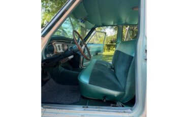 Chevrolet-Nova-1964-Pearl-White-Vintage-Green-30