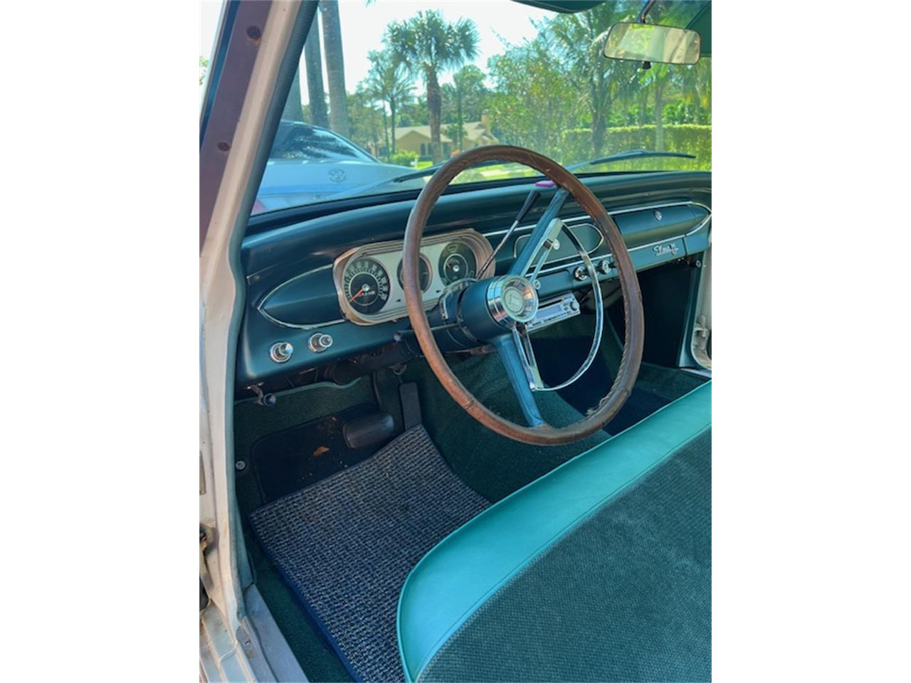 Chevrolet-Nova-1964-Pearl-White-Vintage-Green-32