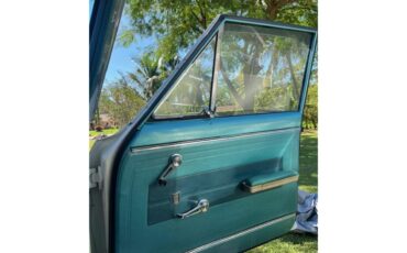 Chevrolet-Nova-1964-Pearl-White-Vintage-Green-36