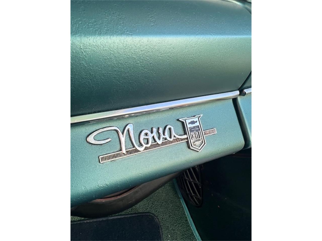 Chevrolet-Nova-1964-Pearl-White-Vintage-Green-37