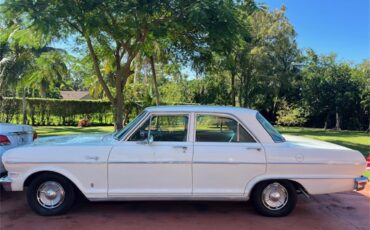 Chevrolet-Nova-1964-Pearl-White-Vintage-Green