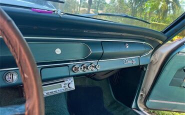 Chevrolet-Nova-1964-Pearl-White-Vintage-Green-38