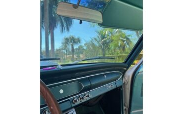 Chevrolet-Nova-1964-Pearl-White-Vintage-Green-41