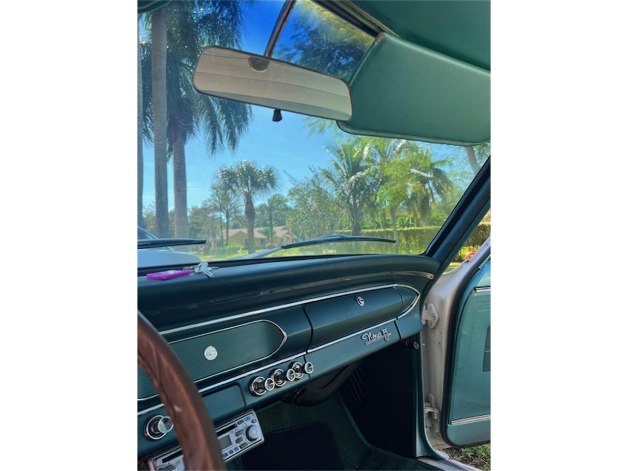 Chevrolet-Nova-1964-Pearl-White-Vintage-Green-41