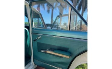 Chevrolet-Nova-1964-Pearl-White-Vintage-Green-42