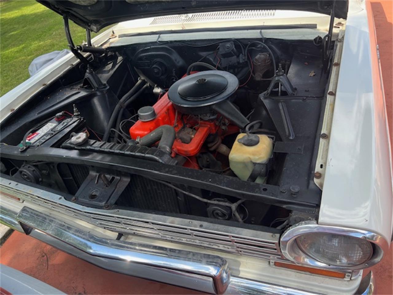 Chevrolet-Nova-1964-Pearl-White-Vintage-Green-46