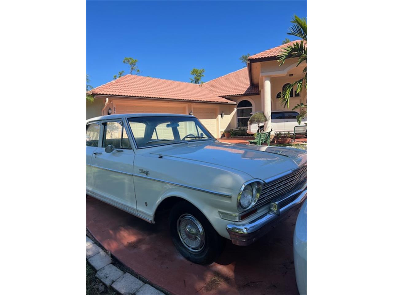Chevrolet-Nova-1964-Pearl-White-Vintage-Green-9