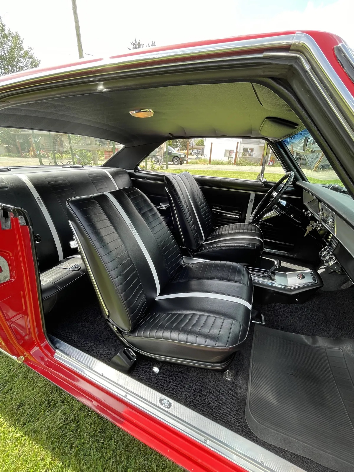 Chevrolet-Nova-1967-Red-Black-3