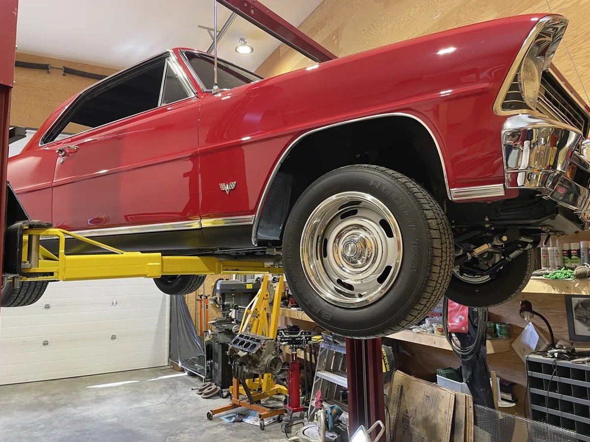 Chevrolet-Nova-1967-Red-Black-6