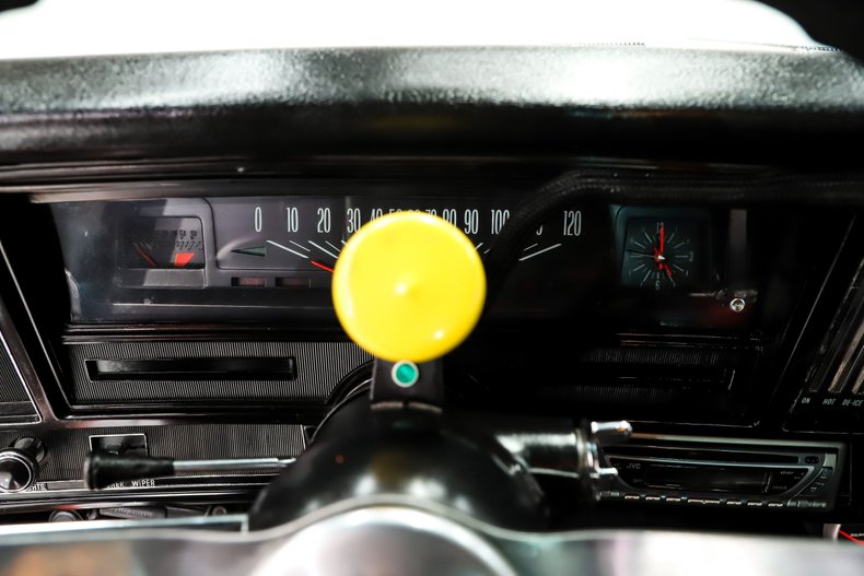 Chevrolet-Nova-1969-Coral-Black-14