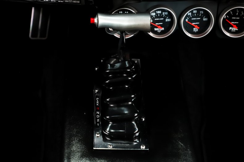 Chevrolet-Nova-1969-Coral-Black-3