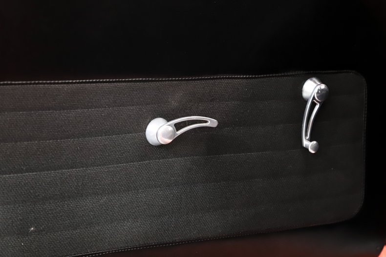 Chevrolet-Nova-1969-Coral-Black-5