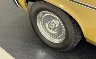 Chevrolet-Nova-1970-Autumn-Gold-Black-18