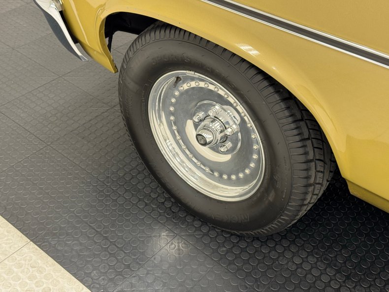 Chevrolet-Nova-1970-Autumn-Gold-Black-18
