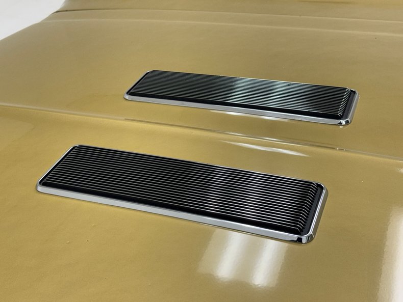 Chevrolet-Nova-1970-Autumn-Gold-Black-20