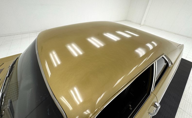 Chevrolet-Nova-1970-Autumn-Gold-Black-22
