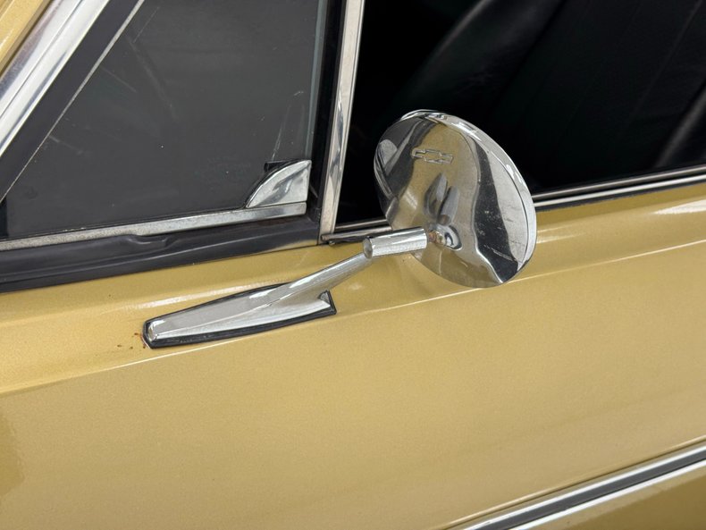 Chevrolet-Nova-1970-Autumn-Gold-Black-23