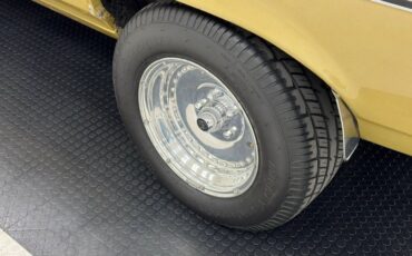 Chevrolet-Nova-1970-Autumn-Gold-Black-25