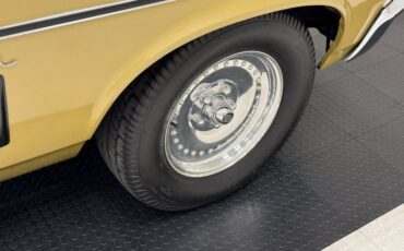 Chevrolet-Nova-1970-Autumn-Gold-Black-28