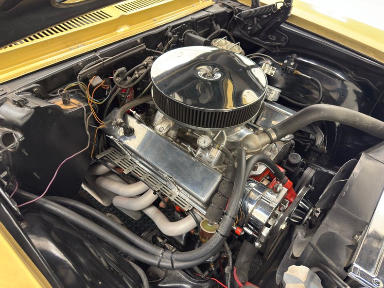 Chevrolet-Nova-1970-Autumn-Gold-Black-35