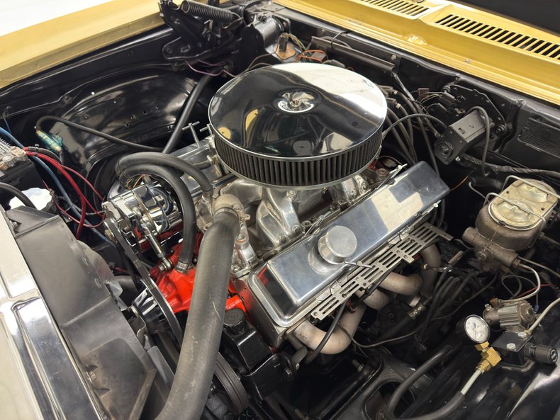 Chevrolet-Nova-1970-Autumn-Gold-Black-37