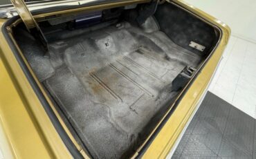 Chevrolet-Nova-1970-Autumn-Gold-Black-39