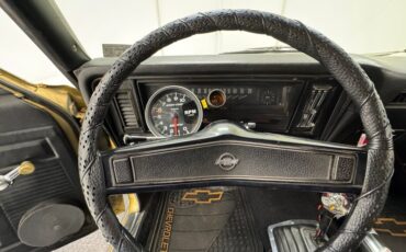 Chevrolet-Nova-1970-Autumn-Gold-Black-42