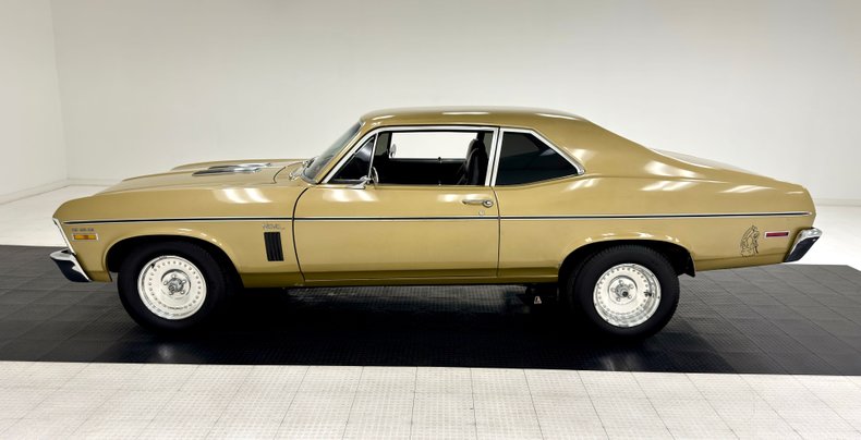 Chevrolet-Nova-1970-Autumn-Gold-Black-45