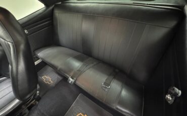 Chevrolet-Nova-1970-Autumn-Gold-Black-5