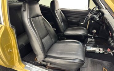 Chevrolet-Nova-1970-Autumn-Gold-Black-6