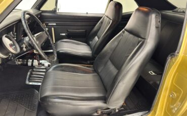 Chevrolet-Nova-1970-Autumn-Gold-Black-8