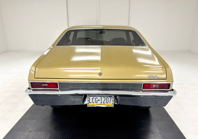 Chevrolet-Nova-1970-Autumn-Gold-Black-9