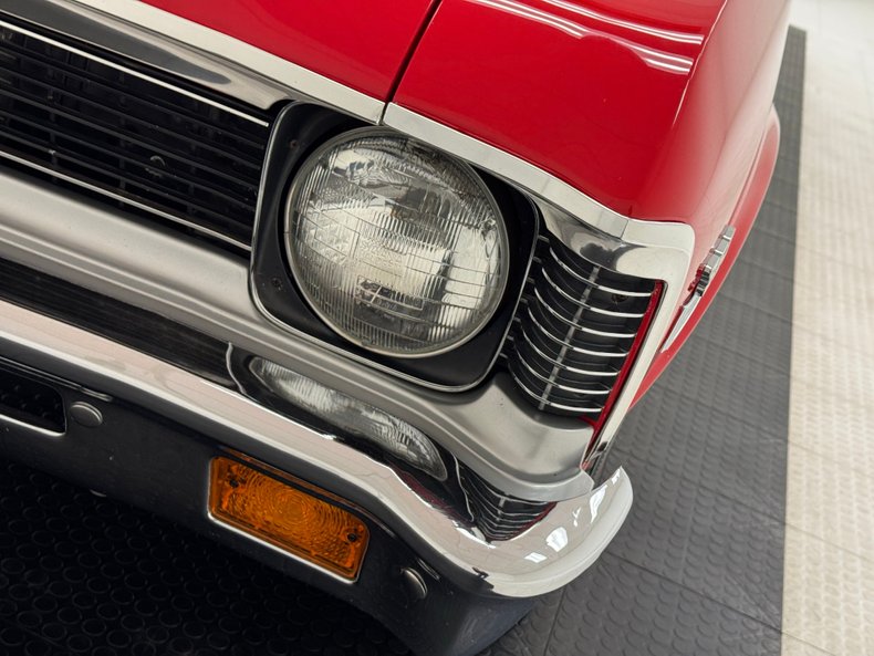 Chevrolet-Nova-1970-Cranberry-Red-Black-10