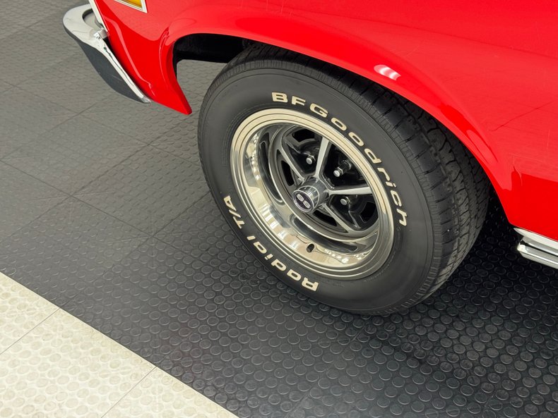 Chevrolet-Nova-1970-Cranberry-Red-Black-12