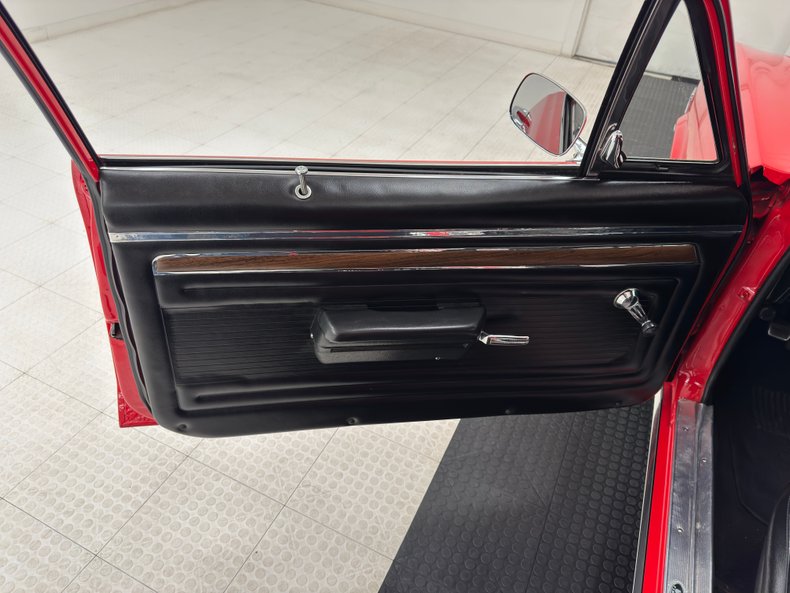 Chevrolet-Nova-1970-Cranberry-Red-Black-37