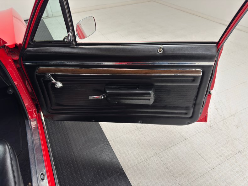 Chevrolet-Nova-1970-Cranberry-Red-Black-38