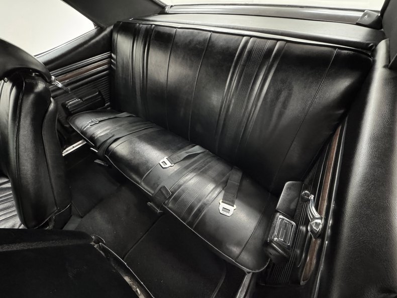 Chevrolet-Nova-1970-Cranberry-Red-Black-41