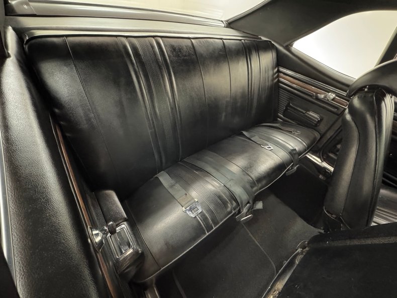 Chevrolet-Nova-1970-Cranberry-Red-Black-44