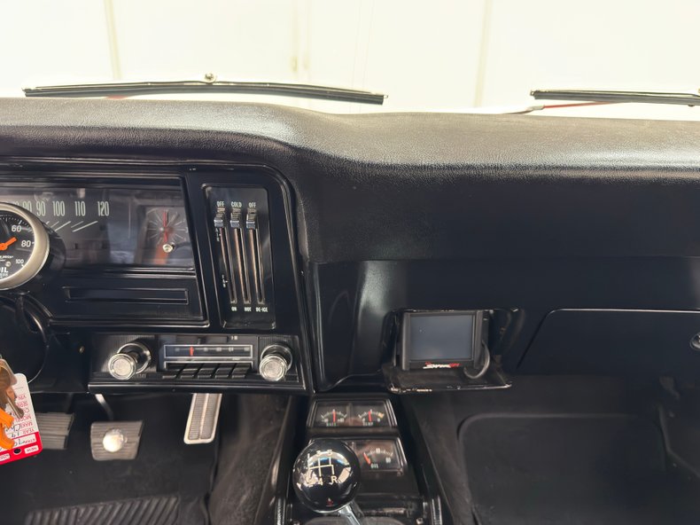 Chevrolet-Nova-1970-Cranberry-Red-Black-49