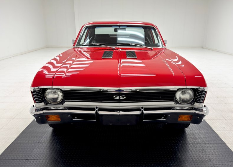 Chevrolet-Nova-1970-Cranberry-Red-Black-8