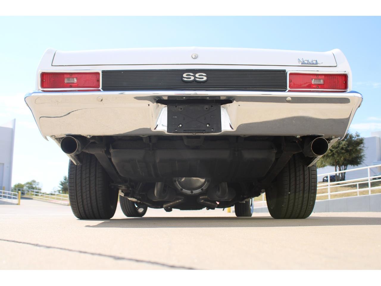 Chevrolet-Nova-1971-White-Black-1