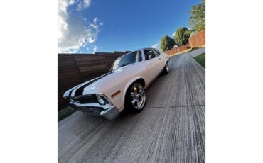 Chevrolet-Nova-1971-White-Black-18