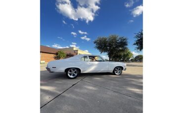 Chevrolet-Nova-1971-White-Black
