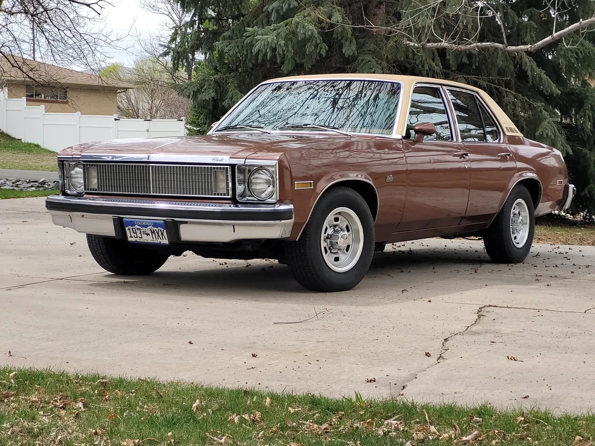 Chevrolet-Nova-1978-Brown-Tan-3