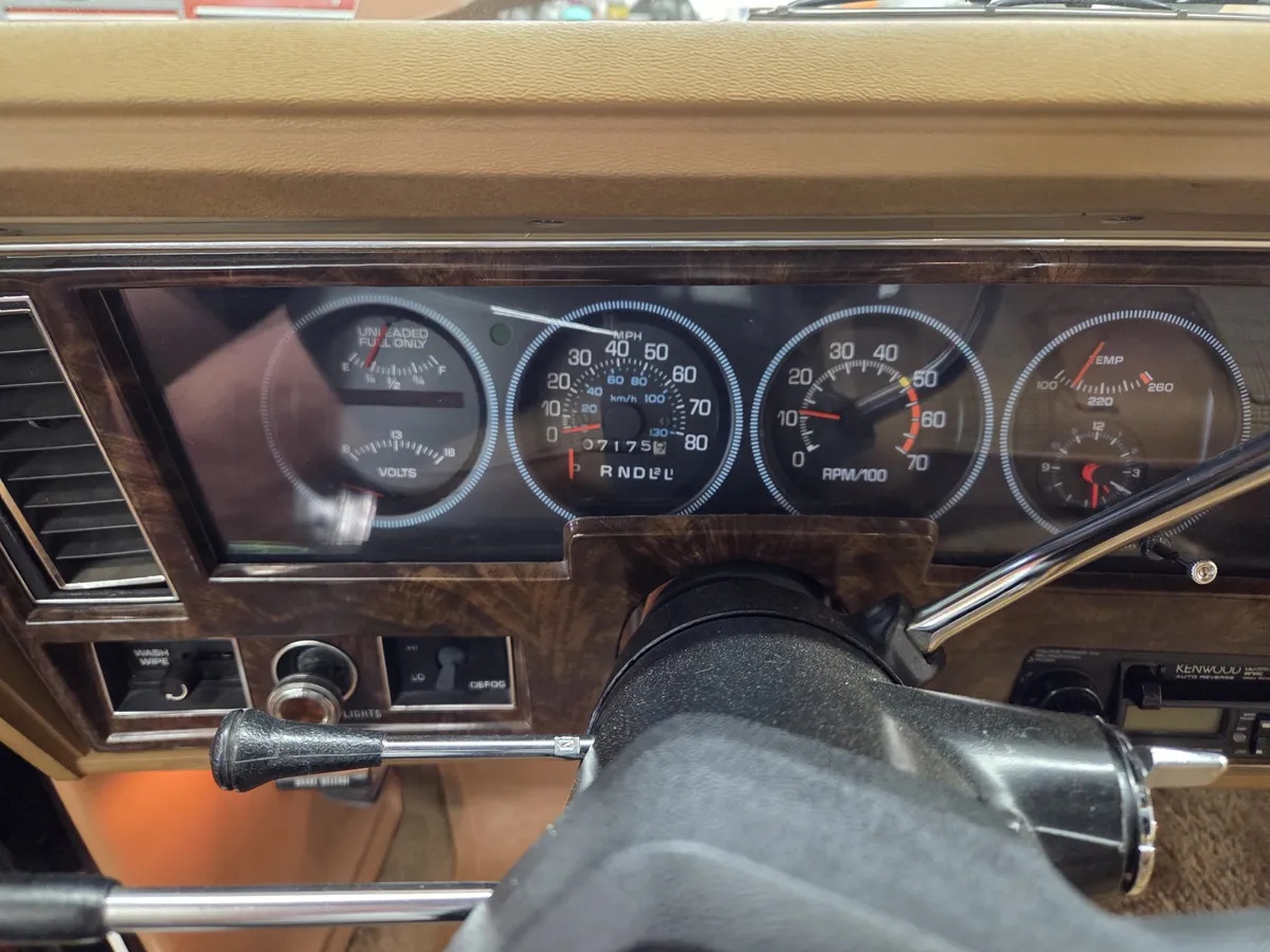 Chevrolet-Nova-1978-Brown-Tan-7