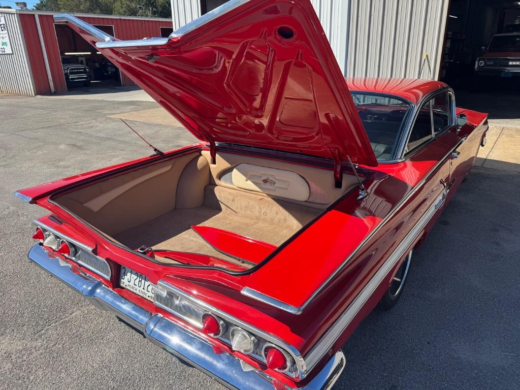 Chevrolet-Other-1960-Red-Tan-48