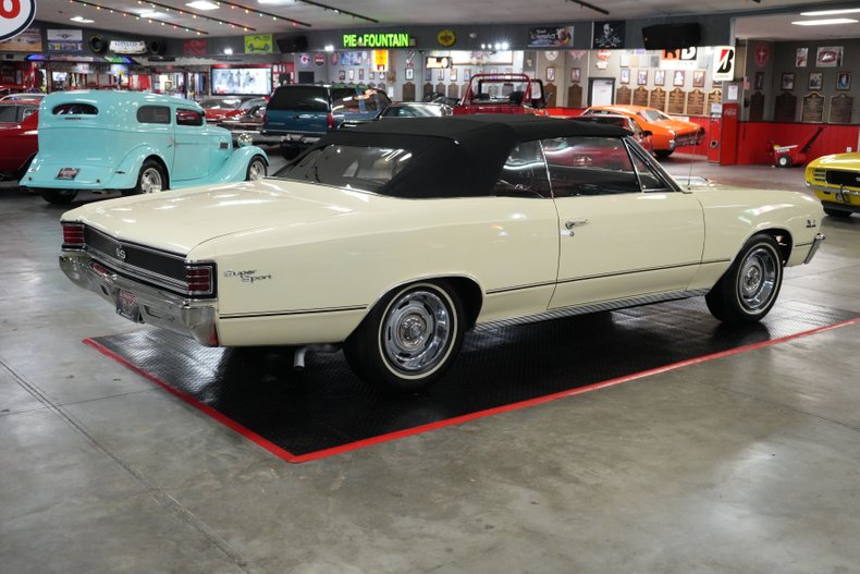 Chevrolet-Other-1967-Yellow-Black-18